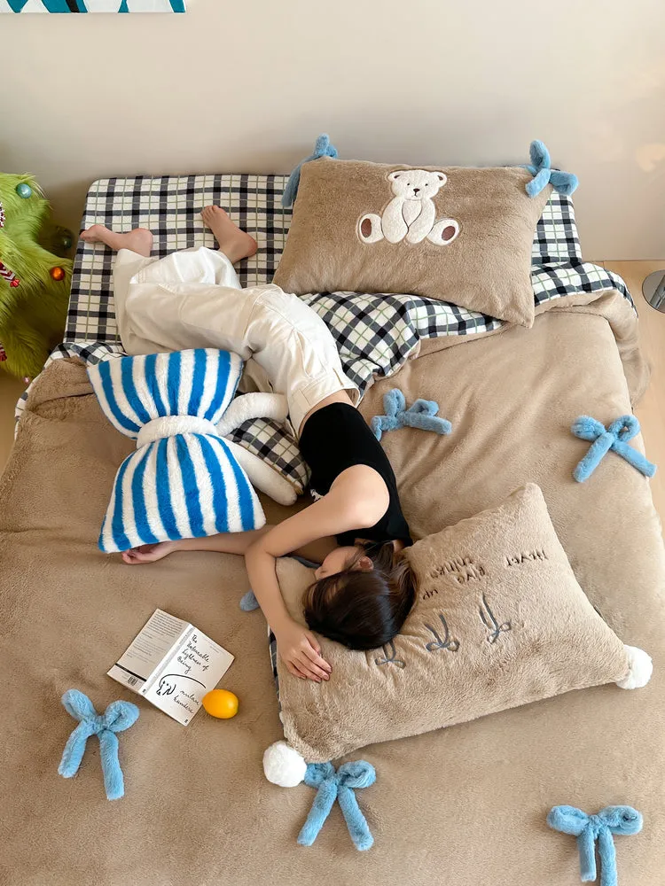 Adorable Bow Bear Velvet Bedding Bundle
