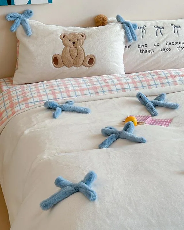 Adorable Bow Bear Velvet Bedding Bundle