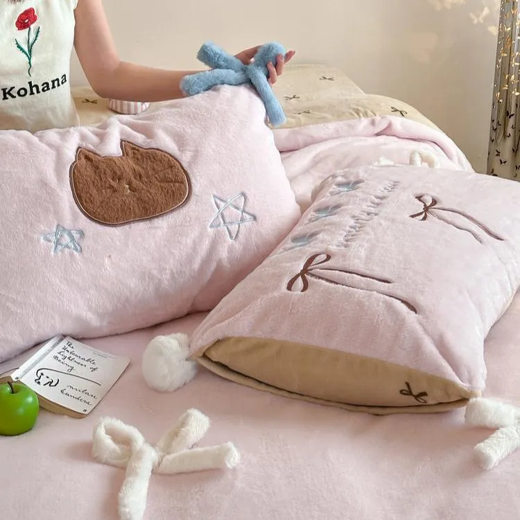 Adorable Bow Bear Velvet Bedding Bundle