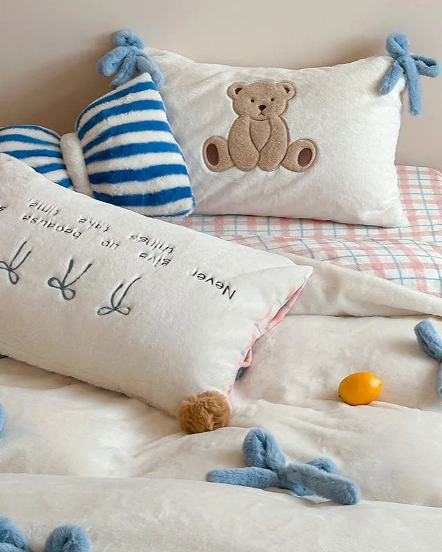Adorable Bow Bear Velvet Bedding Bundle