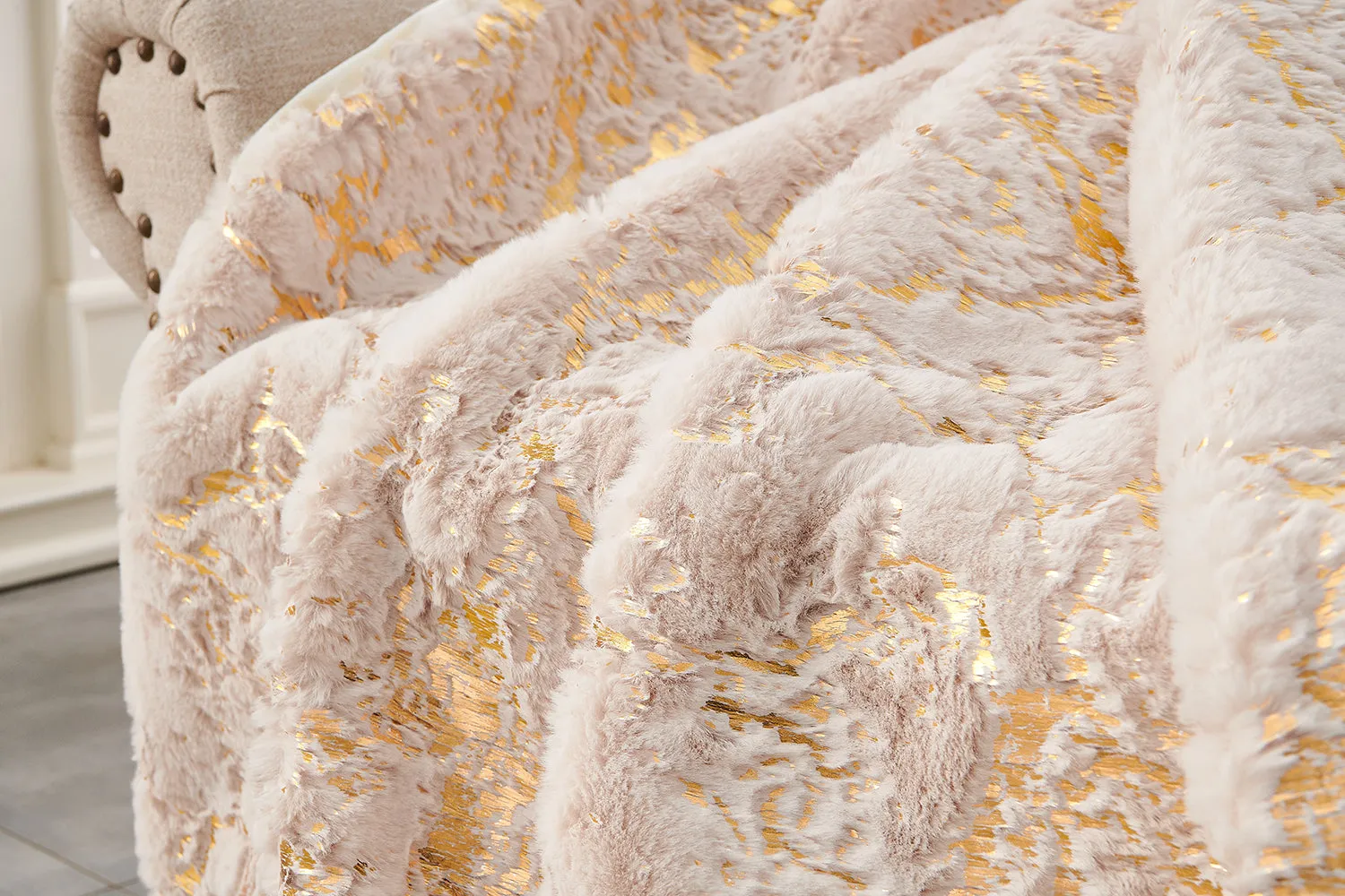 Cassilda Luxury Chinchilla-like Faux Fur Beige and Gold Throw Blanket