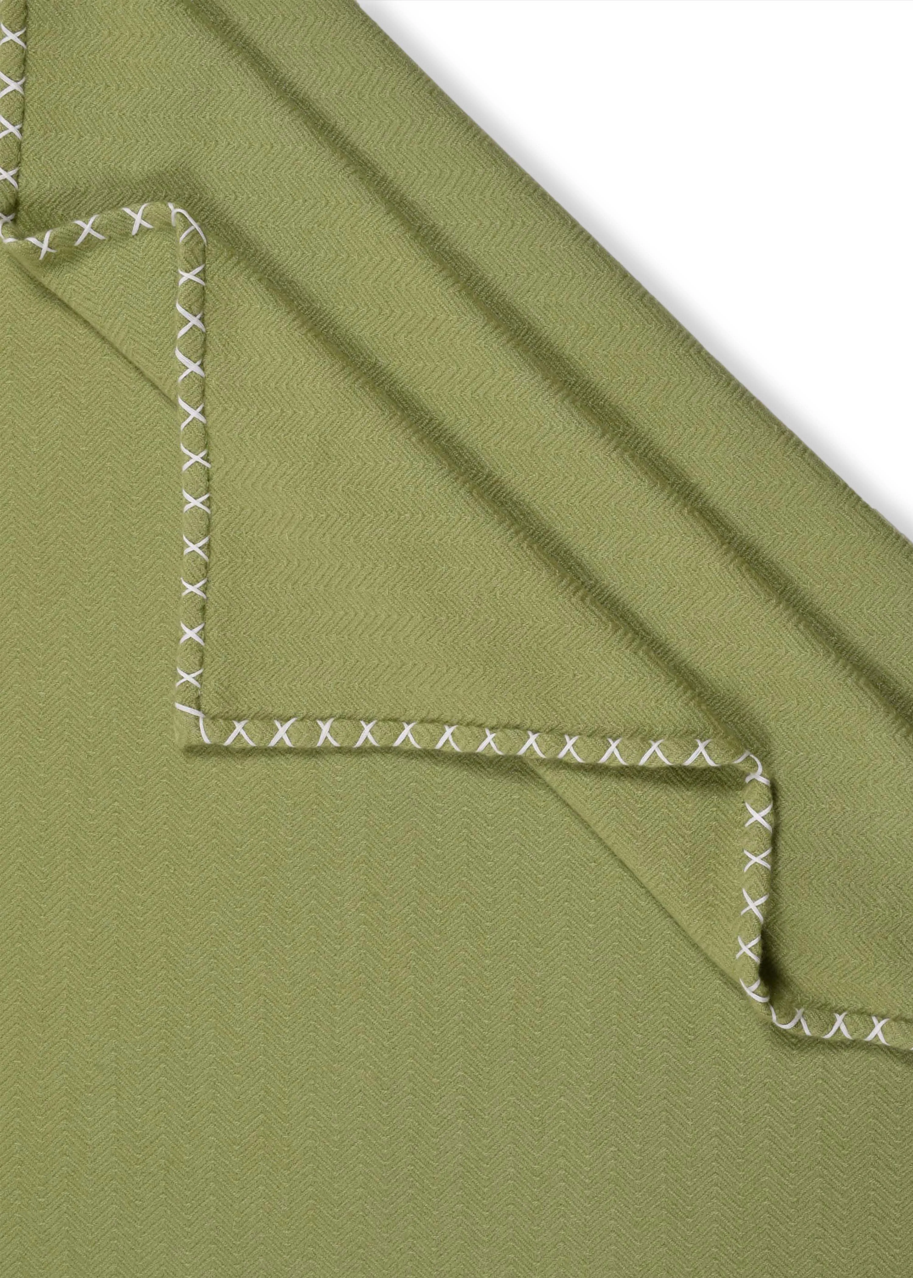 Classic Herringbone Blanket in Cashmere
