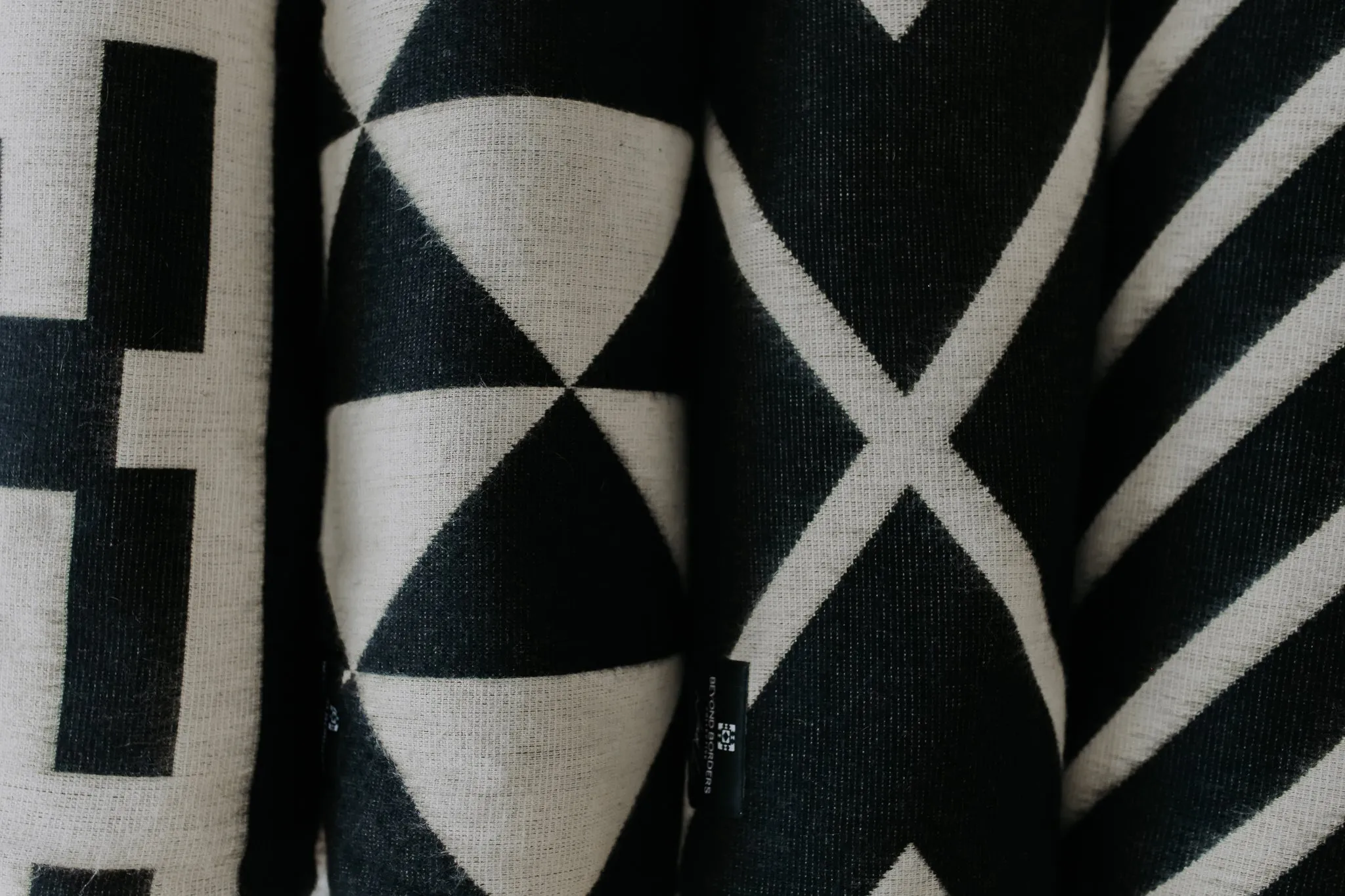 Diamante Blanket | Natural / Black