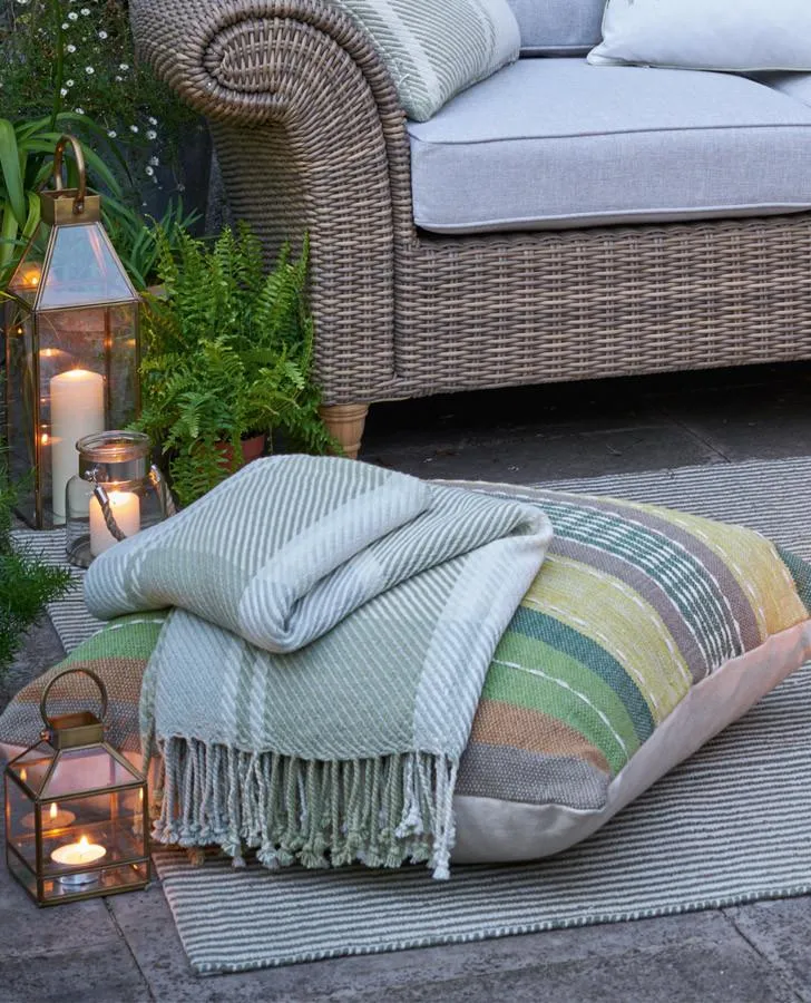 Dylan Hedgerow Check Throw