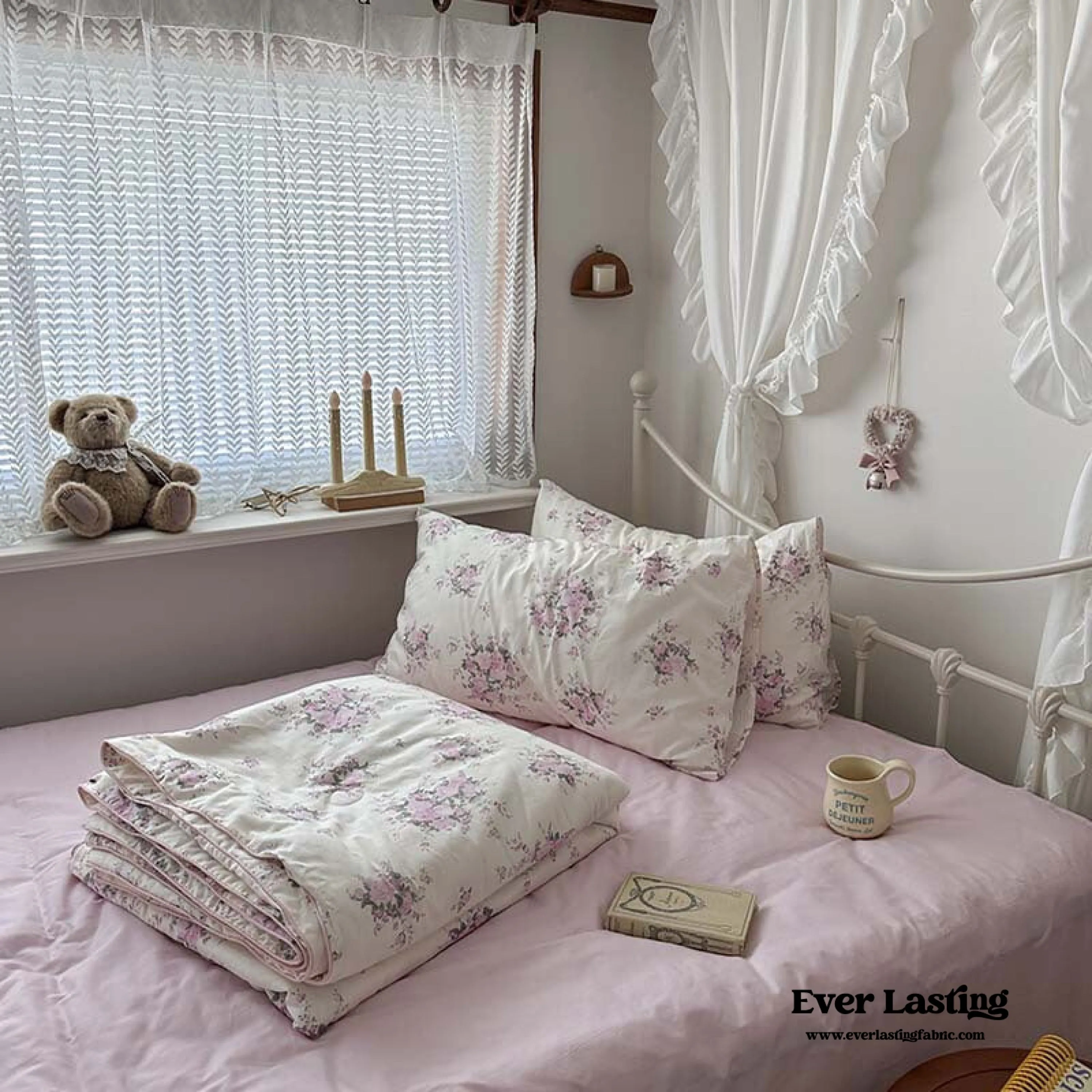Floral Cottage Blanket Set / Cottage White
