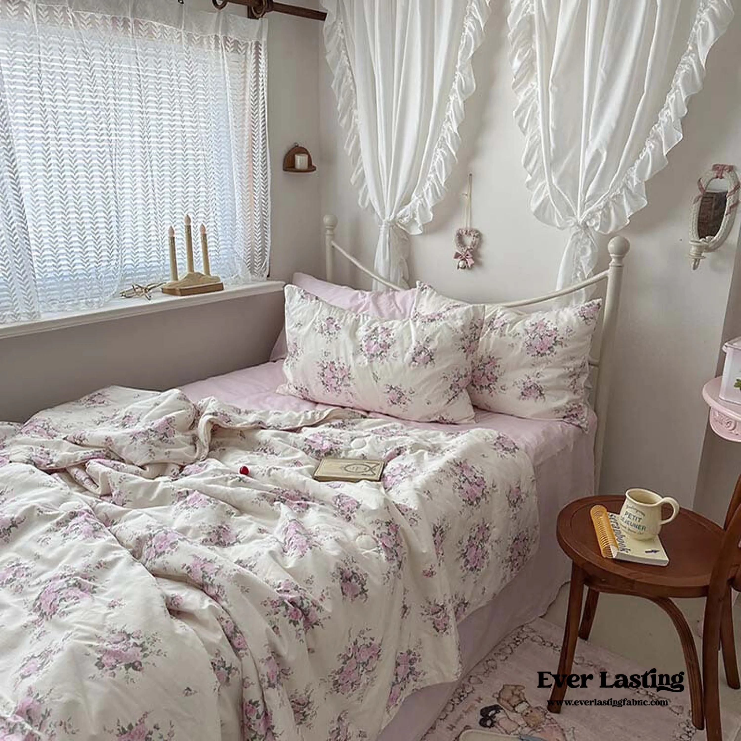 Floral Cottage Blanket Set / Cottage White