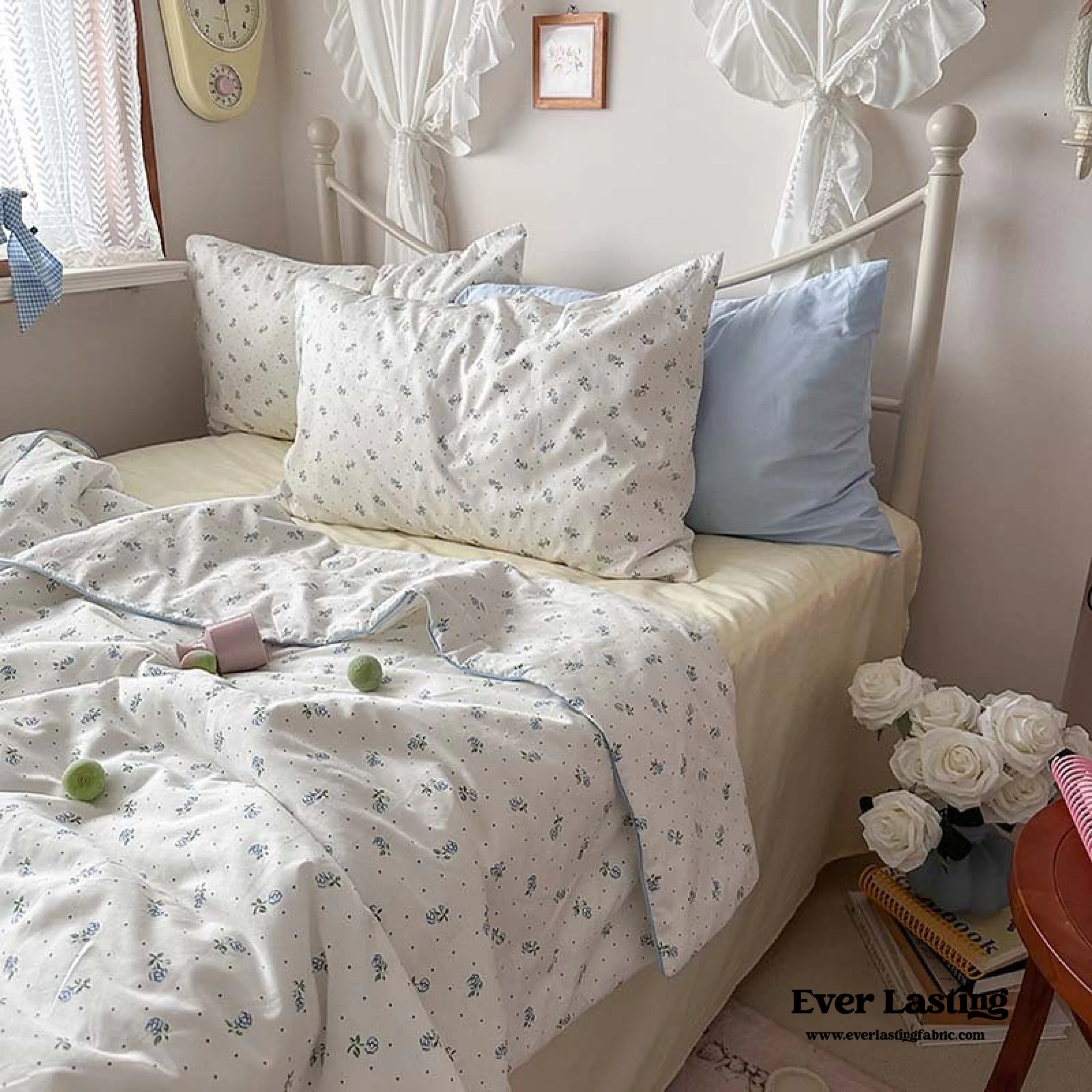 Floral Cottage Blanket Set / Cottage White