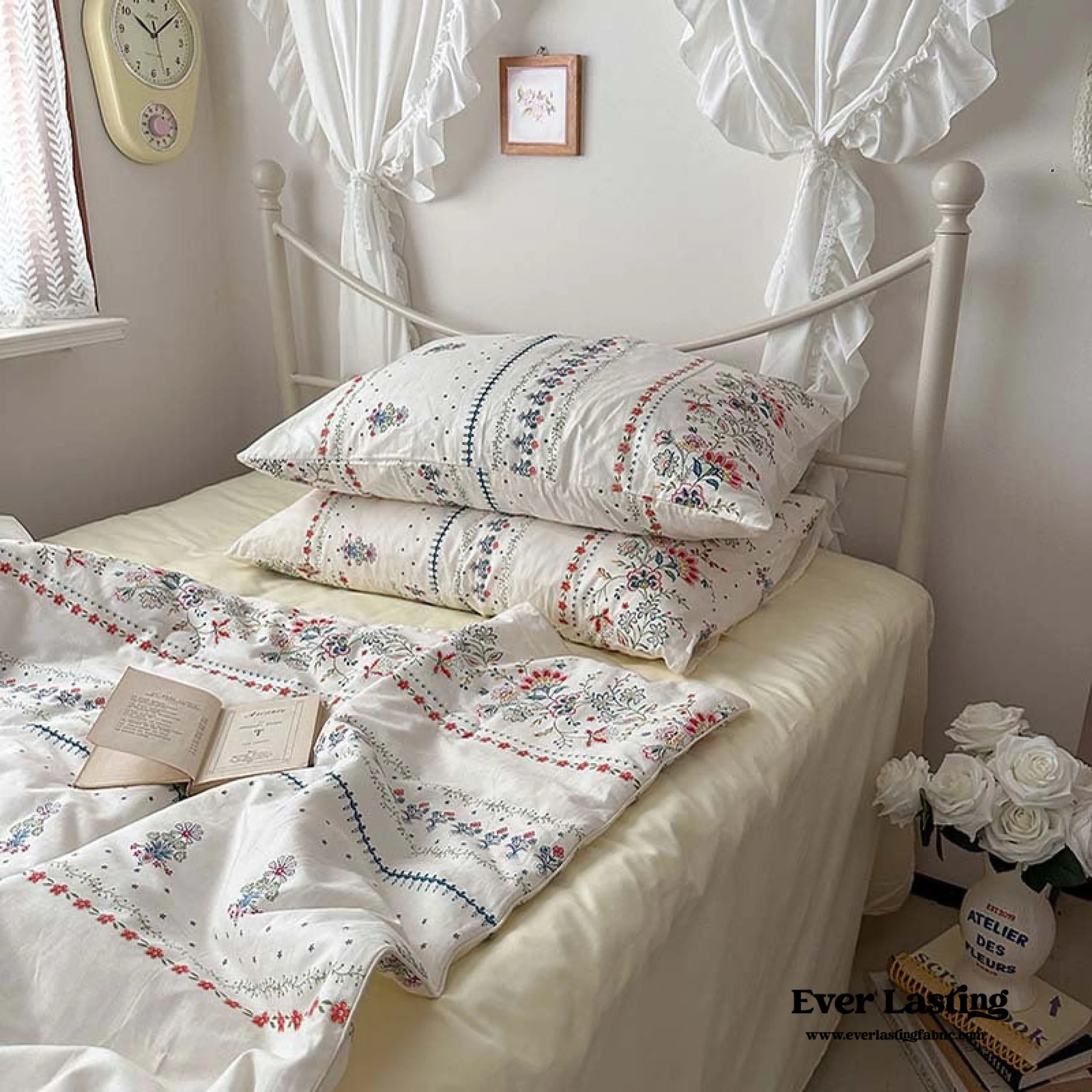 Floral Cottage Blanket Set / Cottage White