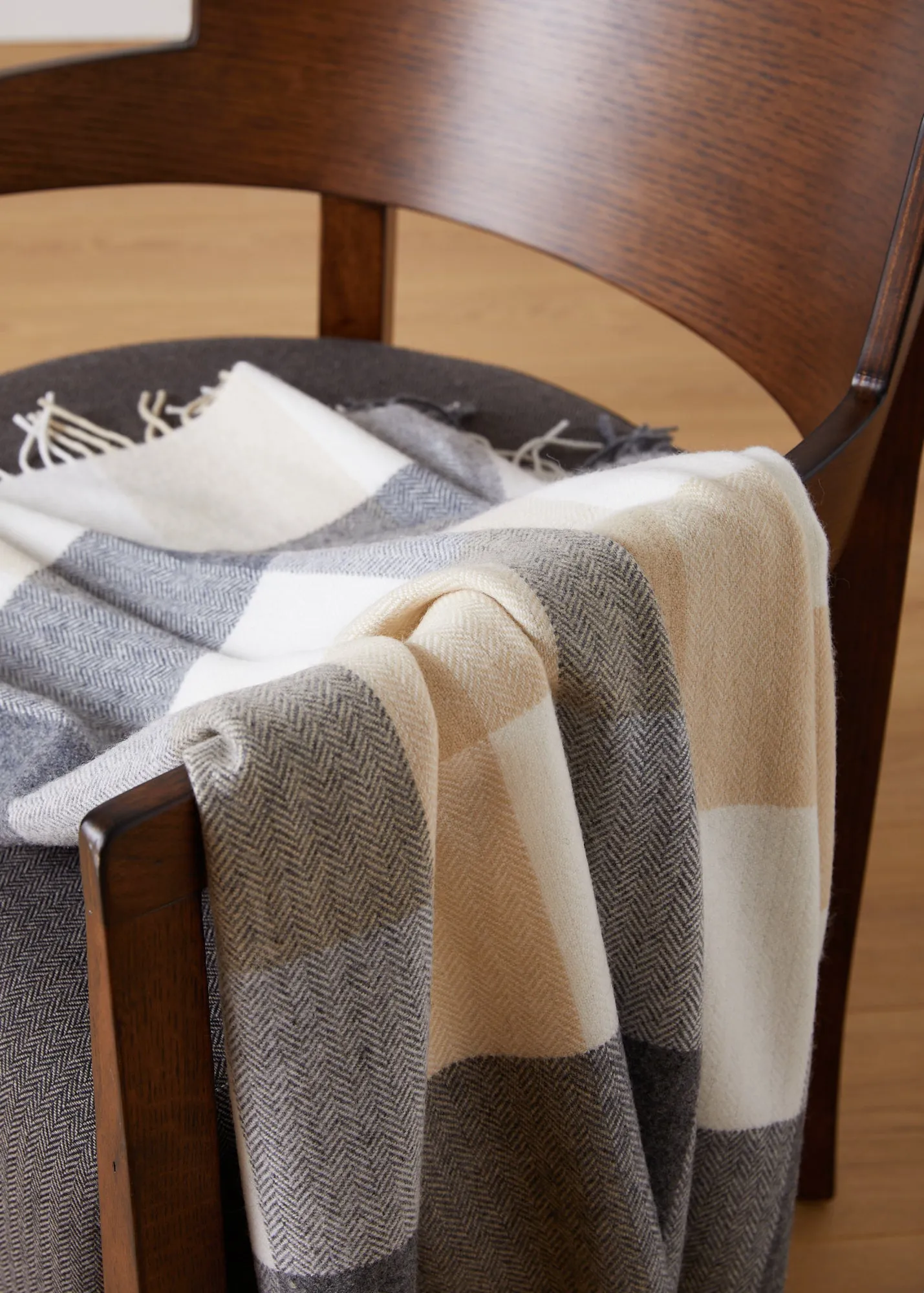 Foxford Classic Lambswool Comfort Throw