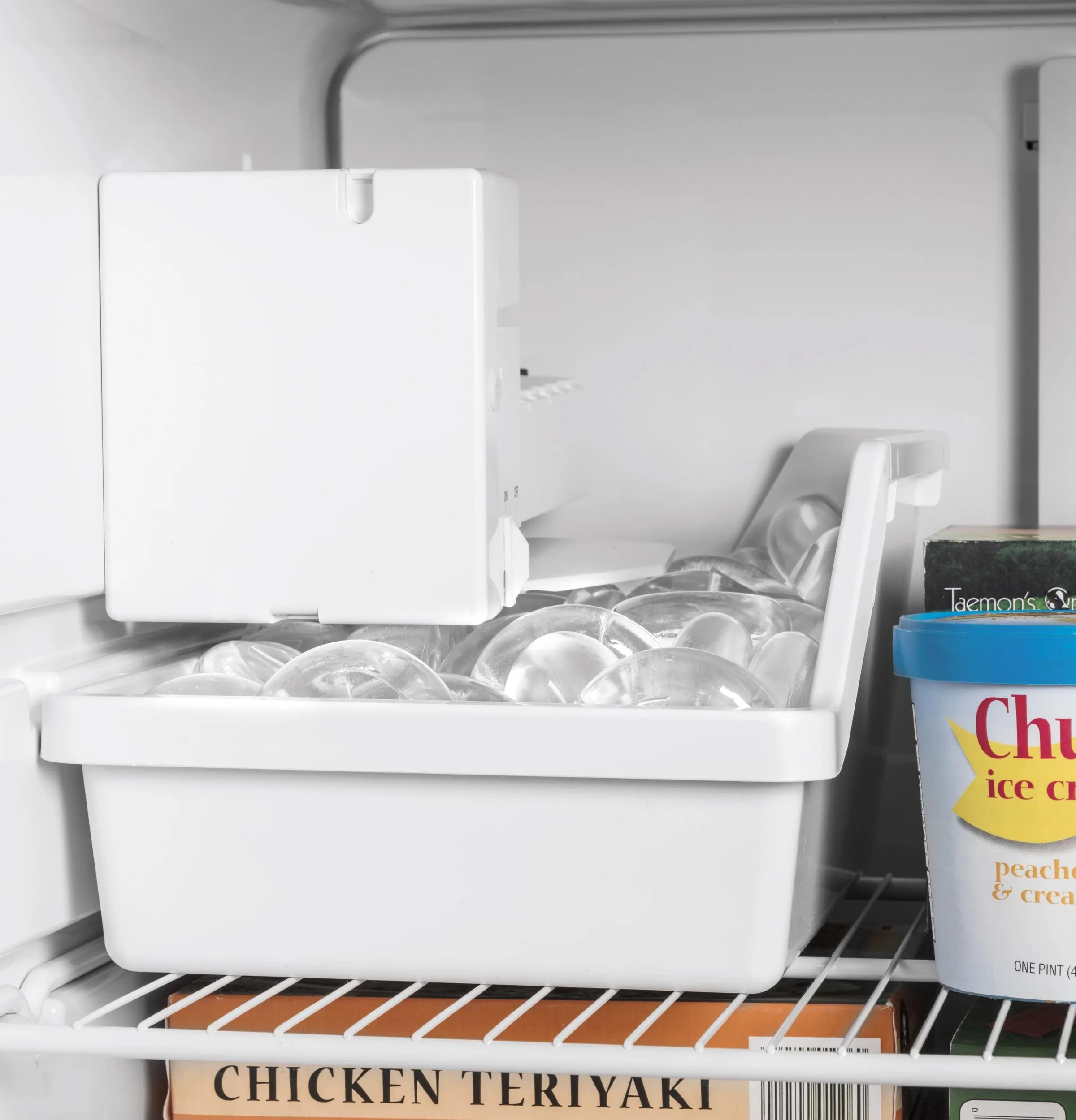 GIE18DTNRBB GE® ENERGY STAR® 17.5 Cu. Ft. Top-Freezer Refrigerator