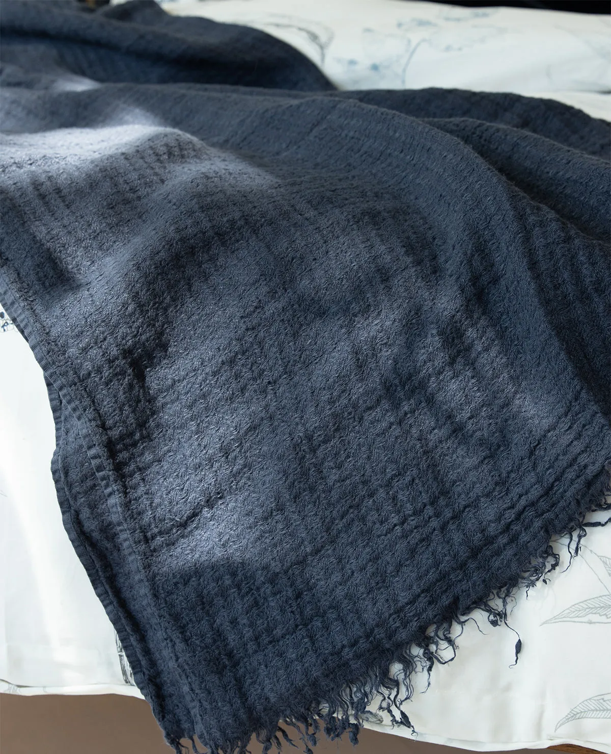 Hampton Linen Throw Navy