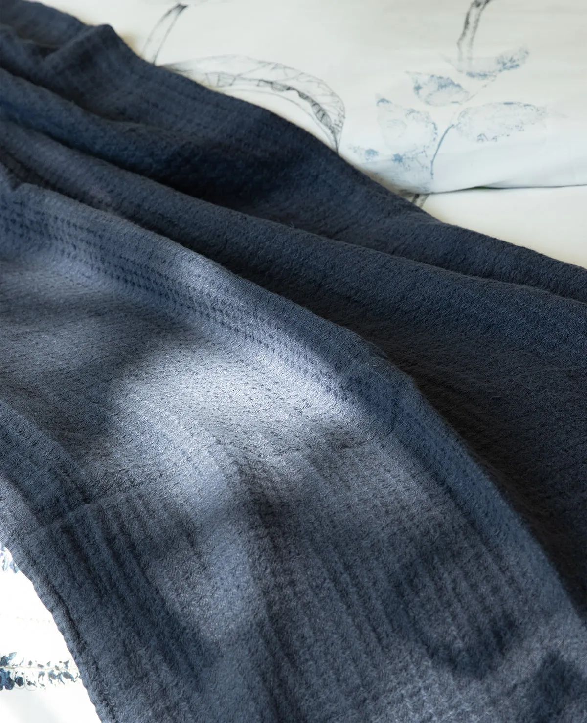 Hampton Linen Throw Navy