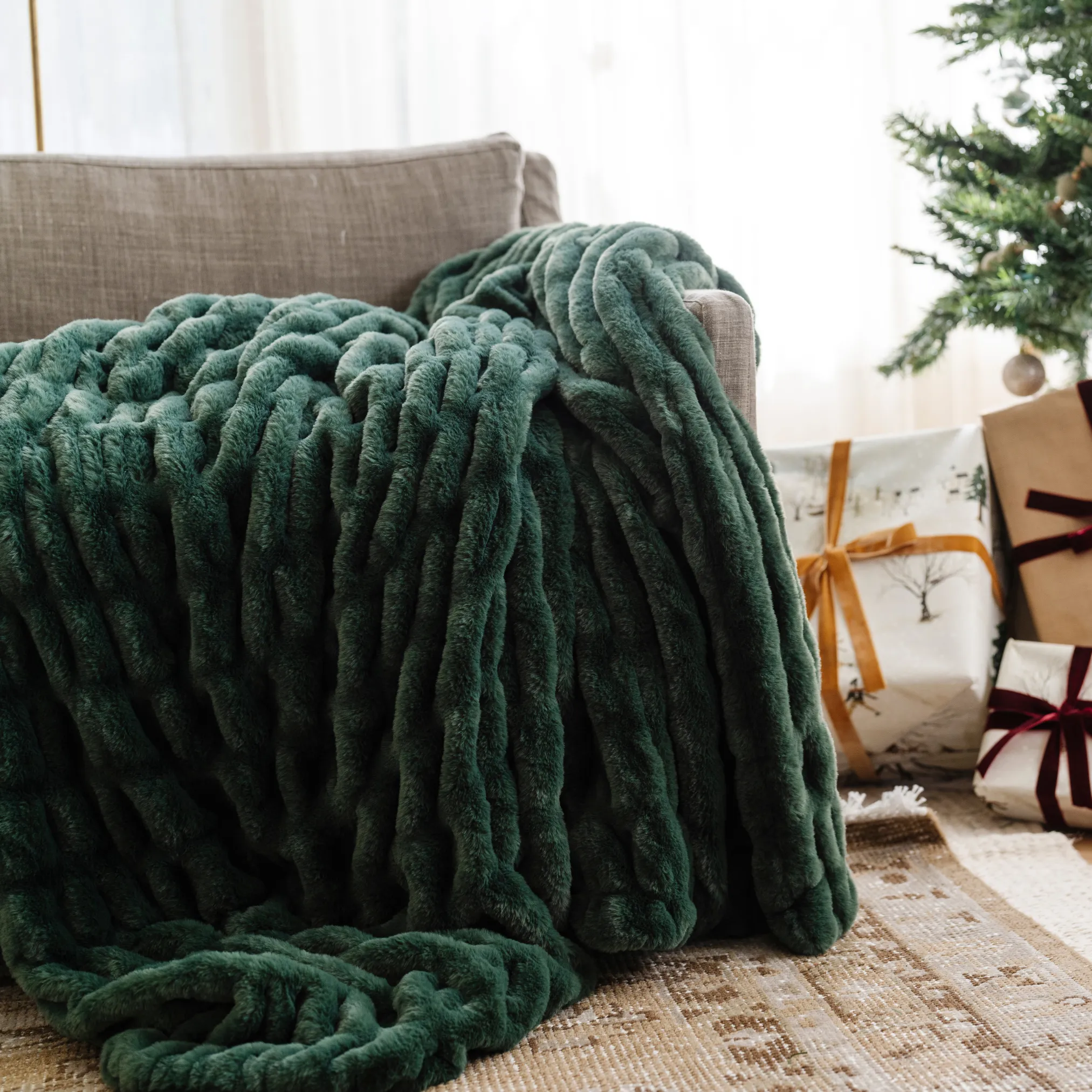 HOLIDAY DOUBLE RUCHED FAUX FUR XL THROW BLANKETS