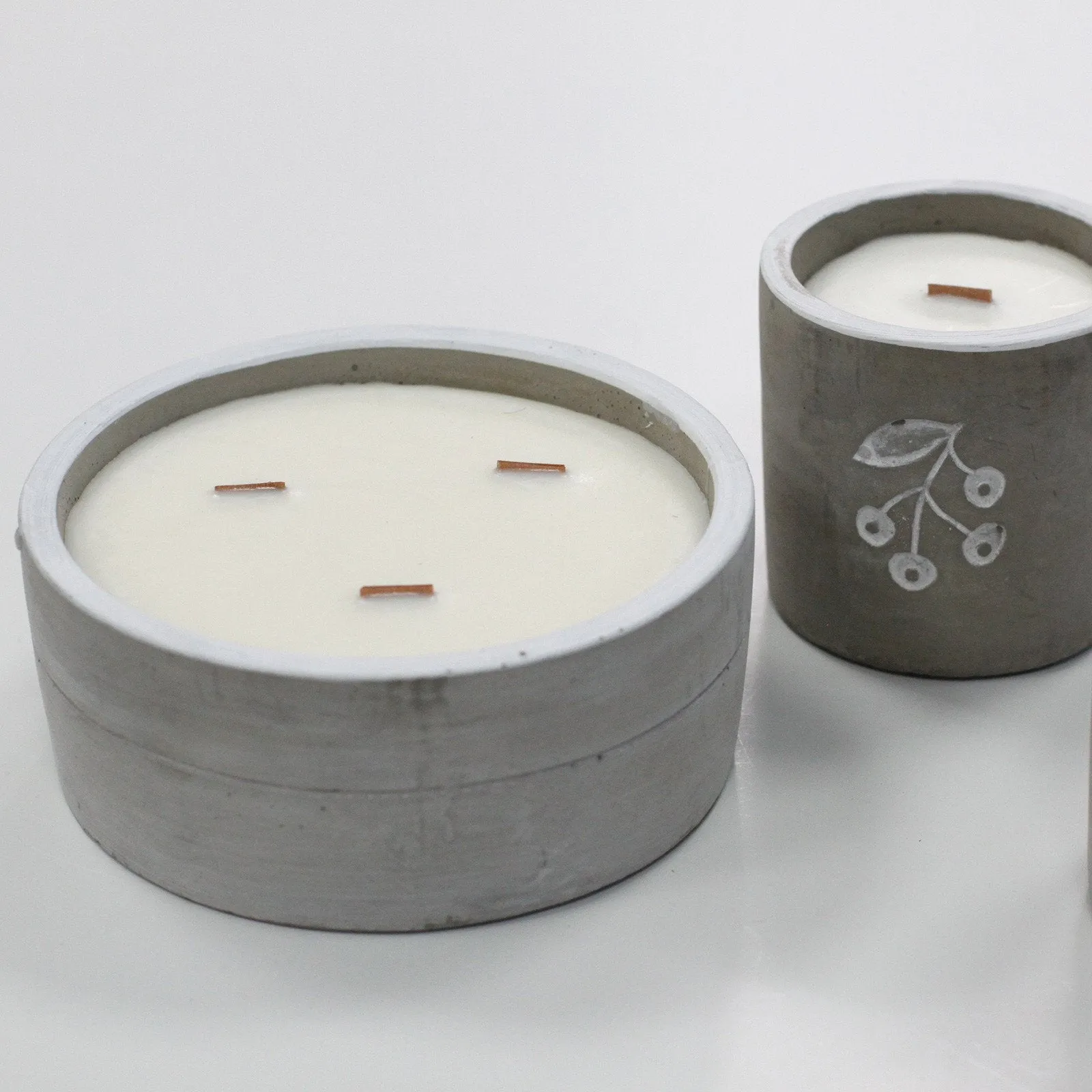Large Round Concrete Wooden Wick Candle - Choice of Fragrances