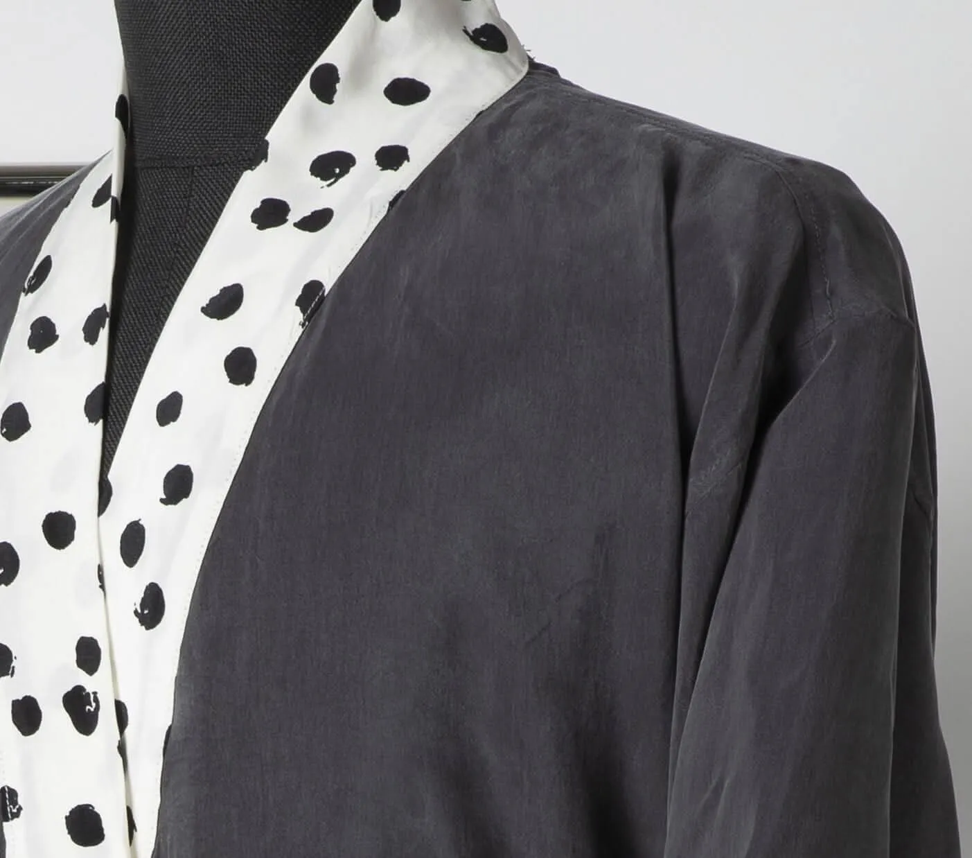 Silk Bathrobe Charcoal dots Bathrobe