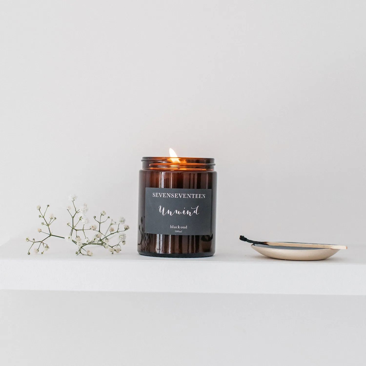 Unwind / Black Oud Candle