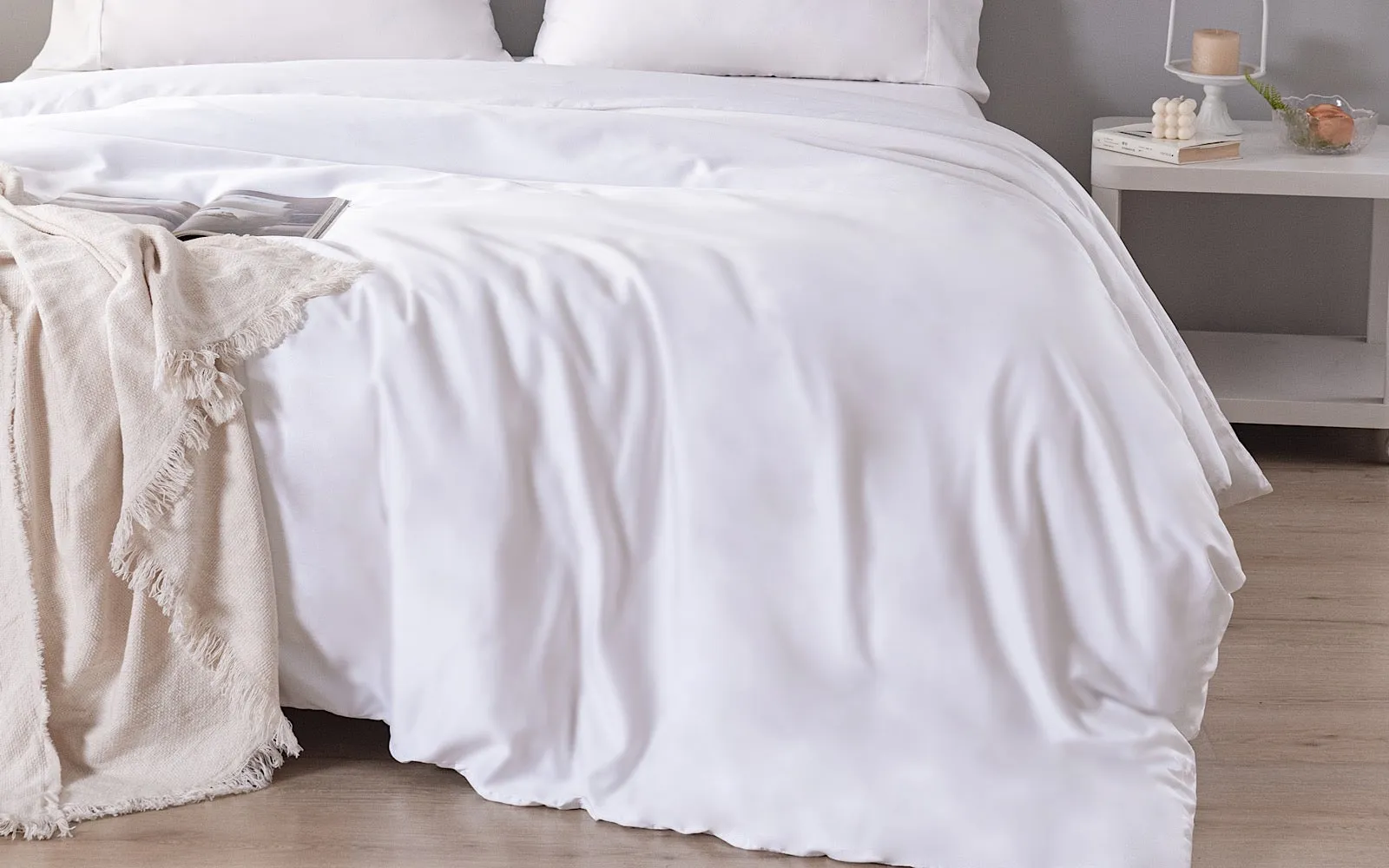 White Super King Size GF 100% Organic Bamboo 300tc Luxurious sateen weave Bedding Set Duvet Cover, Extra Deep 40cm Fitted Sheet, 2 x Pillow Cases
