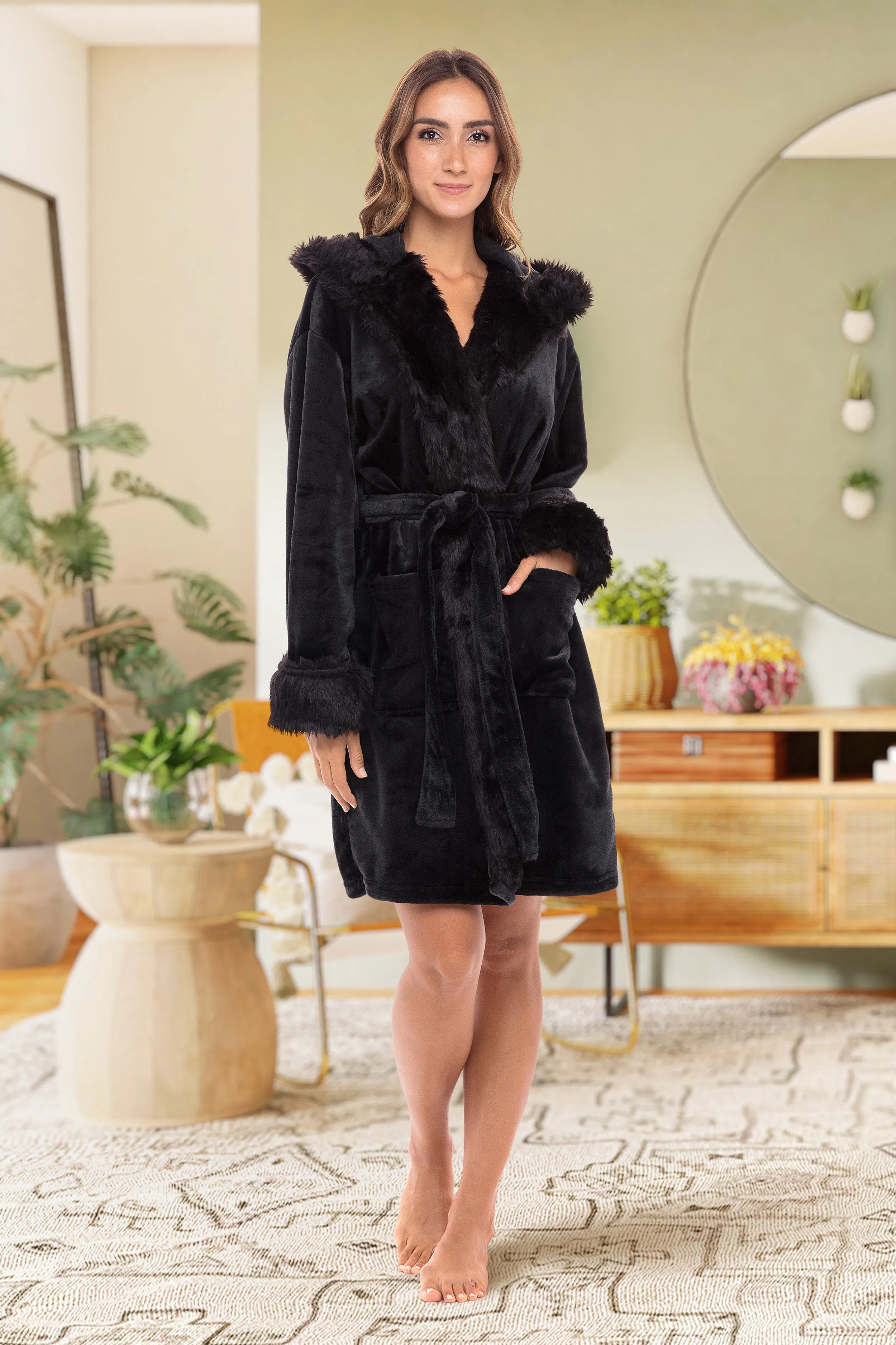 Women's Plush Fleece Robe with Faux Fur Accents, Short Bathrobe